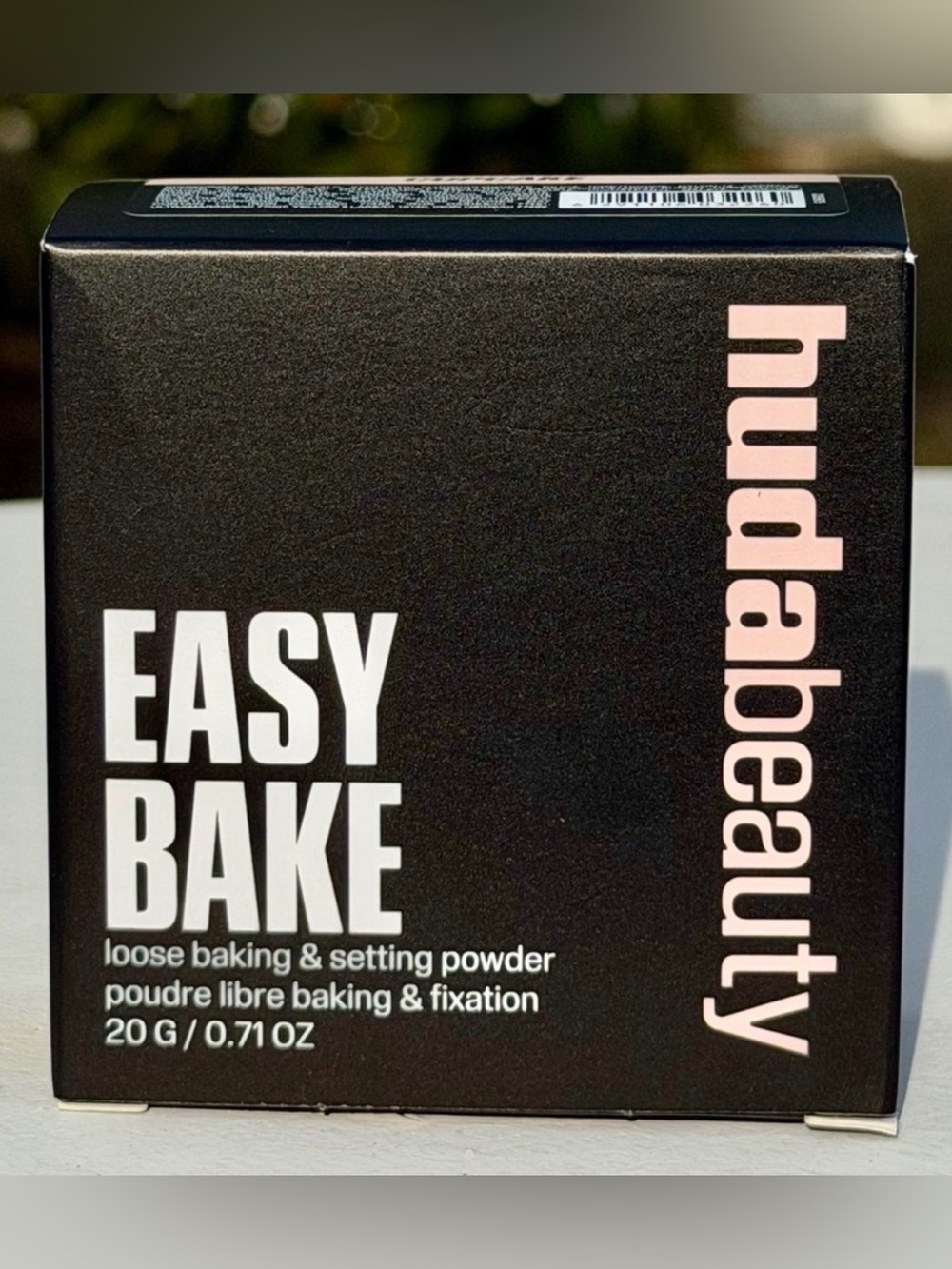 HUDA BEAUTY Easy Bake Blurring
Loose Baking & Setting Powder (Pound Cake)